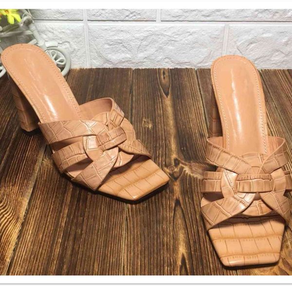 slippers women's leather-branded stone grain sandals and high-heeled sheep's leather slippers geunine plus size 34-42 heel 6.5cm-9, Black
slippers women's leather-branded stone grain sandals and high-heeled sheep's leather slippers geunine plus size 34-42 heel 6.5cm-9, Black