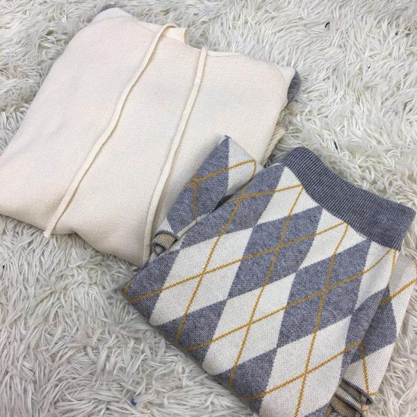 women's two piece pants autumn winter plaid sets 2021 fashion pullovers hoodies and skirt knitted suits women sweater outfits, White
women's two piece pants autumn winter plaid sets 2021 fashion pullovers hoodies and skirt knitted suits women sweater outfits, White