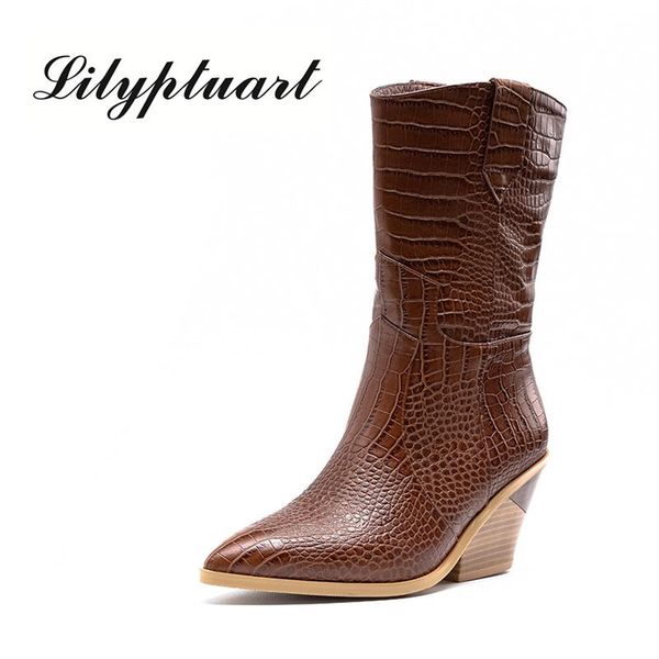 autumn and winter thick high heel tube female boots pointed fashion super retro short women, Black
autumn and winter thick high heel tube female boots pointed fashion super retro short women, Black