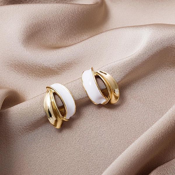 hoop & huggie u-magical luxury gold white hollow c shape earring for women temperament spray metallic jewellery accessories, Golden;silver
hoop & huggie u-magical luxury gold white hollow c shape earring for women temperament spray metallic jewellery accessories, Golden;silver