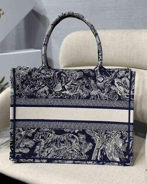 wedding dinner fashion luxury designer shoulder bags crossbody flap tote handbags waist clutch purse classical embroidery wallets backpack
wedding dinner fashion luxury designer shoulder bags crossbody flap tote handbags waist clutch purse classical embroidery wallets backpack