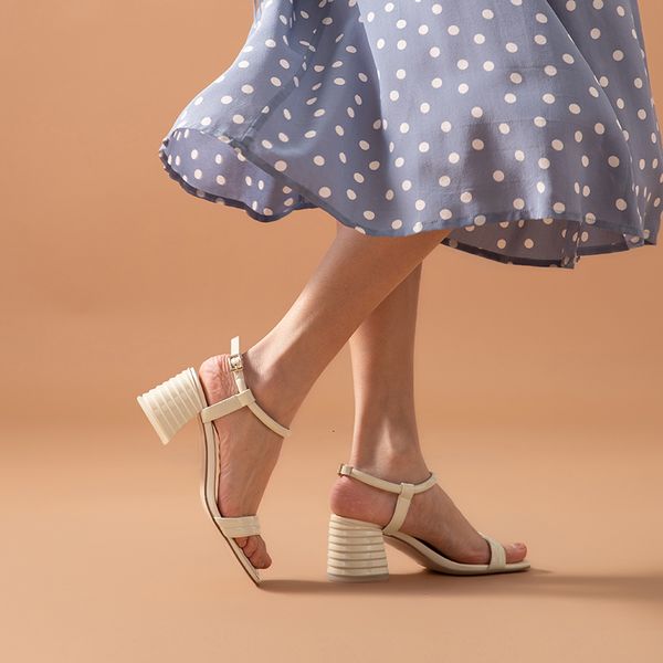 sandals high heel sandals women patent leather narrow band ankle buckle strap square toe summer lady pump shoes handmade 31108, Black
sandals high heel sandals women patent leather narrow band ankle buckle strap square toe summer lady pump shoes handmade 31108, Black