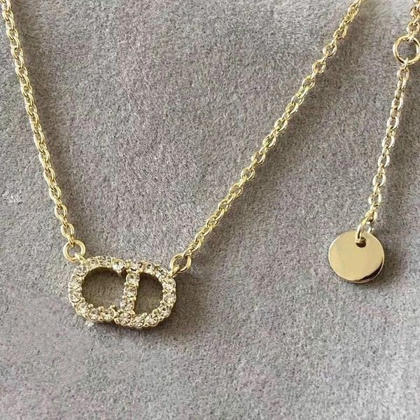 2021 new designer necklace female minority design family letter inlaid diamond clavicle chain net red same high version item, Silver
2021 new designer necklace female minority design family letter inlaid diamond clavicle chain net red same high version item, Silver