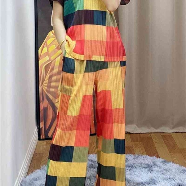 dresses miyake fold fashion o-neck short sleeve t-shirt wide-legged pants multicolor plaid two-piece suit, White
dresses miyake fold fashion o-neck short sleeve t-shirt wide-legged pants multicolor plaid two-piece suit, White