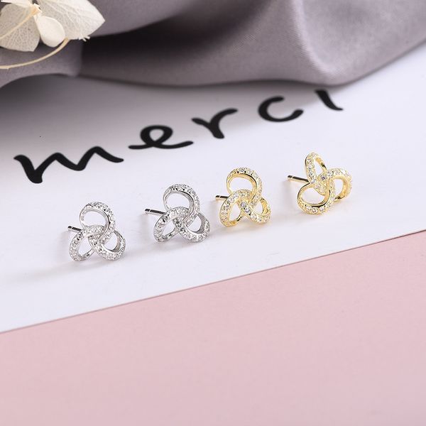 2021 diamond inlaid simple and small geometric earrings korea dongdamen women's french, Golden
2021 diamond inlaid simple and small geometric earrings korea dongdamen women's french, Golden