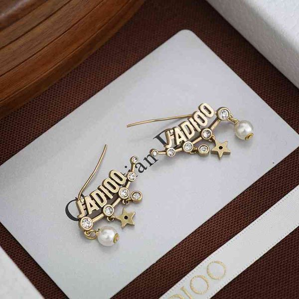 letter women earrings fashion luxury designer clip family jewelry d for pearl ear 2021 dijiawang red temperament tassel star, Red;brown
letter women earrings fashion luxury designer clip family jewelry d for pearl ear 2021 dijiawang red temperament tassel star, Red;brown