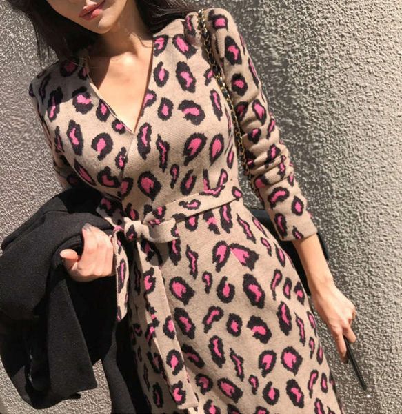 fall leopard casual dresses / winter knitted women's net red knee length v-neck slim french minority dress, Black;gray
fall leopard casual dresses / winter knitted women's net red knee length v-neck slim french minority dress, Black;gray