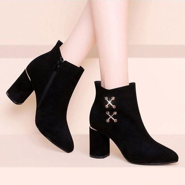 boots women's ankle 2021 winter flock high heels fashion metal pointed toe dress shoes square heeled botas mujer 8820n, Black
boots women's ankle 2021 winter flock high heels fashion metal pointed toe dress shoes square heeled botas mujer 8820n, Black