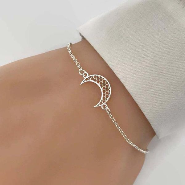 link, chain fashion simple hollow out moon metal bracelet creative women's 3-color accessories elegant ladies party jewelry, Black
link, chain fashion simple hollow out moon metal bracelet creative women's 3-color accessories elegant ladies party jewelry, Black