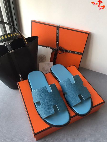 2021 designer fashion luxurys men slippers summer beach genuine leather rivet slipper flip flops sandals man casual flat slides with box lar, Black
2021 designer fashion luxurys men slippers summer beach genuine leather rivet slipper flip flops sandals man casual flat slides with box lar, Black