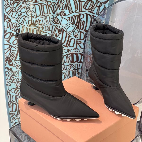 2021 new women's shoes designer comfortable down luxury casual low-heeled brand short boots size 35-41, Red;white
2021 new women's shoes designer comfortable down luxury casual low-heeled brand short boots size 35-41, Red;white