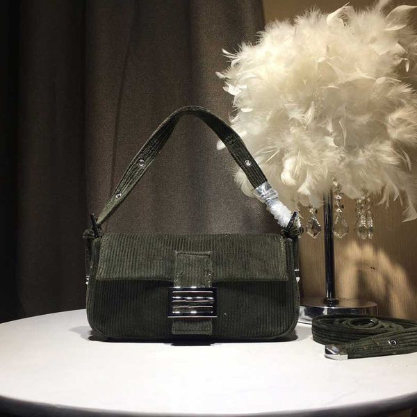 luxury designer brand fashion underarm bag corduroy three color detachable chain long shoulder strap messengerbag
luxury designer brand fashion underarm bag corduroy three color detachable chain long shoulder strap messengerbag