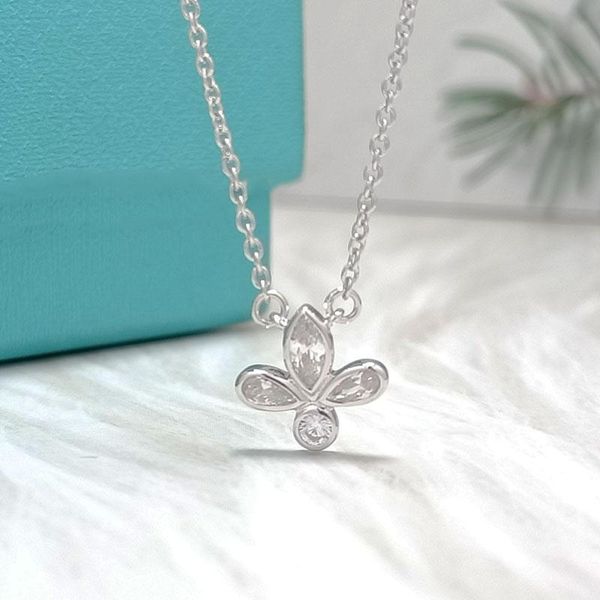 chains real925 1:1 classic logo shining inlaid stone flower shape tif necklace ladies luxury jewelry fashion brand gift, Silver
chains real925 1:1 classic logo shining inlaid stone flower shape tif necklace ladies luxury jewelry fashion brand gift, Silver