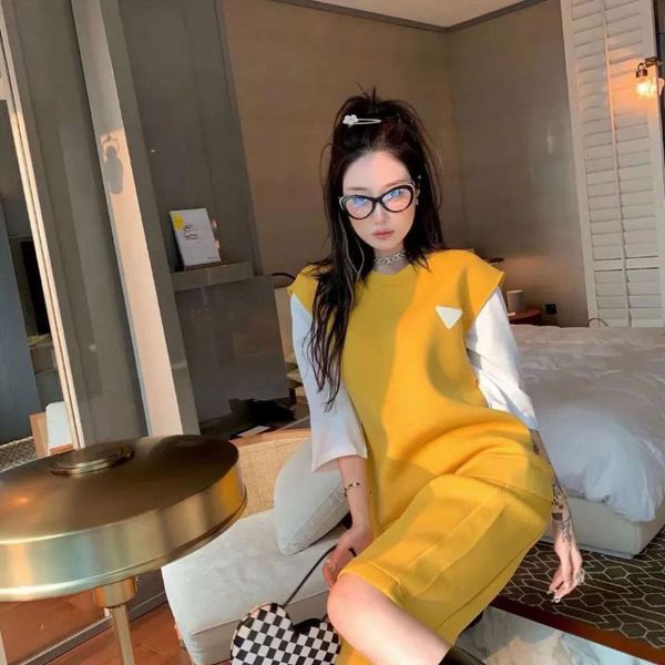 designer p home triangle logo space cotton trend fashion simple t-shirt and waistcoat high-waist straight-leg pants three-piece suit, White
designer p home triangle logo space cotton trend fashion simple t-shirt and waistcoat high-waist straight-leg pants three-piece suit, White