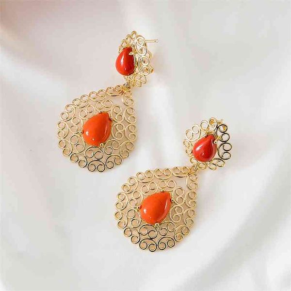 water drop shaped hollow out inlaid crystal golden color exquisite style women earrings date party design 210616, Silver
water drop shaped hollow out inlaid crystal golden color exquisite style women earrings date party design 210616, Silver