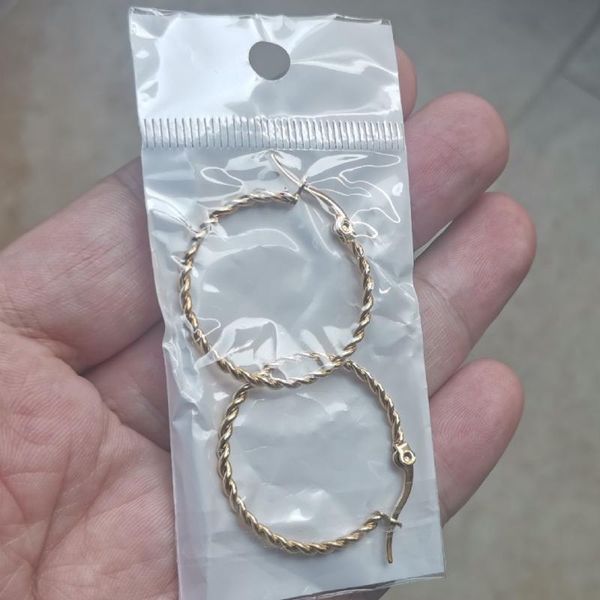 hoop & huggie 025 gold color 25mm fine distorted circular earrings ear rings loop smooth 316 stainless steel jewelry ip plating, Golden;silver
hoop & huggie 025 gold color 25mm fine distorted circular earrings ear rings loop smooth 316 stainless steel jewelry ip plating, Golden;silver