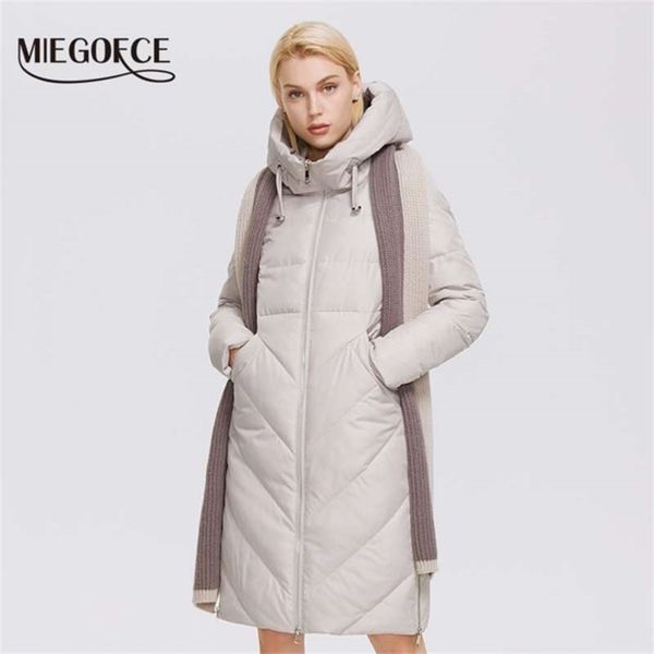 miegofce designer winter jacket women long fashion coat polyester fiber with scarf parka ladies d21601 210927, Black
miegofce designer winter jacket women long fashion coat polyester fiber with scarf parka ladies d21601 210927, Black