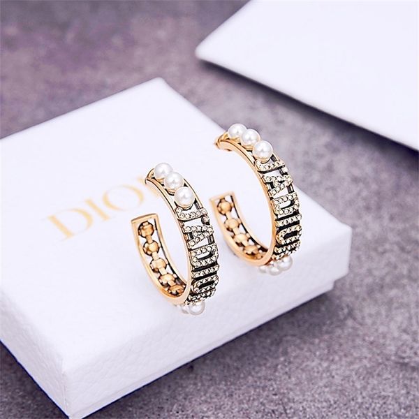 70% off outlet online 2021 family letter diamond pearl silver needle fashion temperament earrings girl
70% off outlet online 2021 family letter diamond pearl silver needle fashion temperament earrings girl