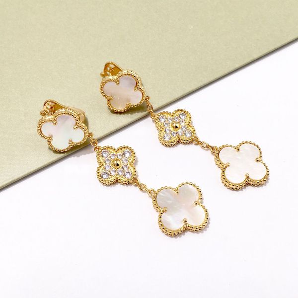 fashion brand four leaf flower shells three flowers with diamond stud earrings for women black red green pearl,mother-of-pearl clover jewelr, Golden;silver
fashion brand four leaf flower shells three flowers with diamond stud earrings for women black red green pearl,mother-of-pearl clover jewelr, Golden;silver