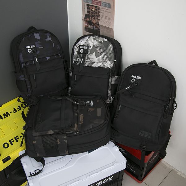 school bags large-capacity student schoolbag casual material oxford man's backpack multi-functional simple bag
school bags large-capacity student schoolbag casual material oxford man's backpack multi-functional simple bag