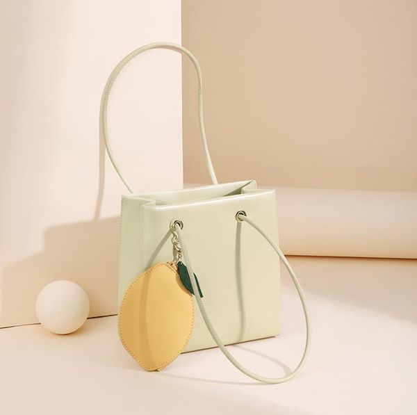 2021 spring/ summer trendy shoulder bag women's wild underarm small square fashion simple retro messenger bags
2021 spring/ summer trendy shoulder bag women's wild underarm small square fashion simple retro messenger bags