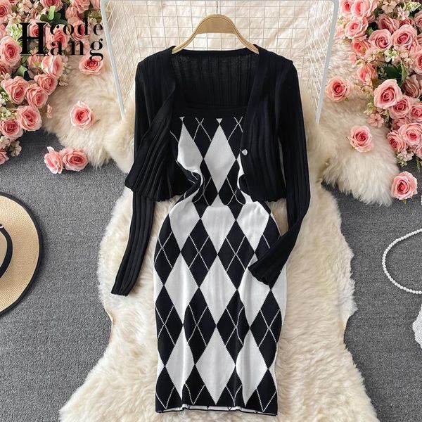 casual dresses hangcode ins fashion geometry knitted women dress two piece set spaghetti strap and cardigans europe ladies office, Black;gray
casual dresses hangcode ins fashion geometry knitted women dress two piece set spaghetti strap and cardigans europe ladies office, Black;gray