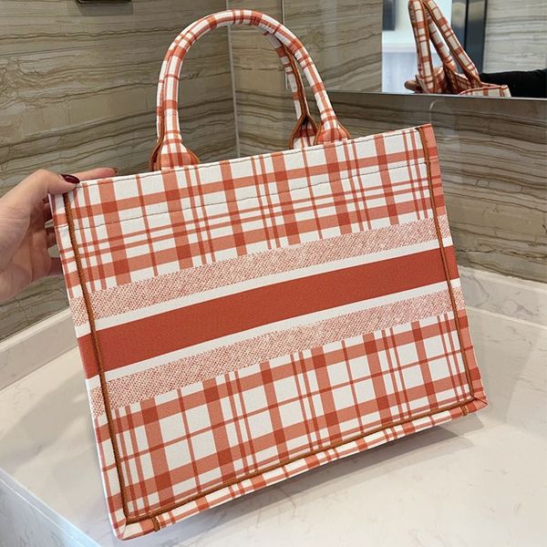 luxurys designer bags fashion bag christian new fashion net red plaid hand feeling foreign style armpit korean tote bag batch ysj
luxurys designer bags fashion bag christian new fashion net red plaid hand feeling foreign style armpit korean tote bag batch ysj