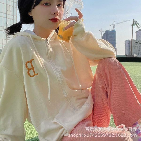 mlb yankees apricot embroidered sweater, but sweater milk is very cute and a piece in spring, Black;brown
mlb yankees apricot embroidered sweater, but sweater milk is very cute and a piece in spring, Black;brown