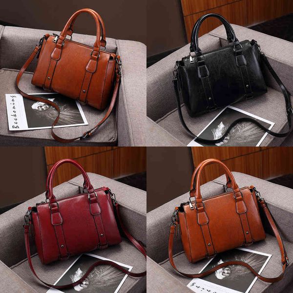 women 2021 new fashion commuter bag oil wax one shoulder handbag, Black;red
women 2021 new fashion commuter bag oil wax one shoulder handbag, Black;red
