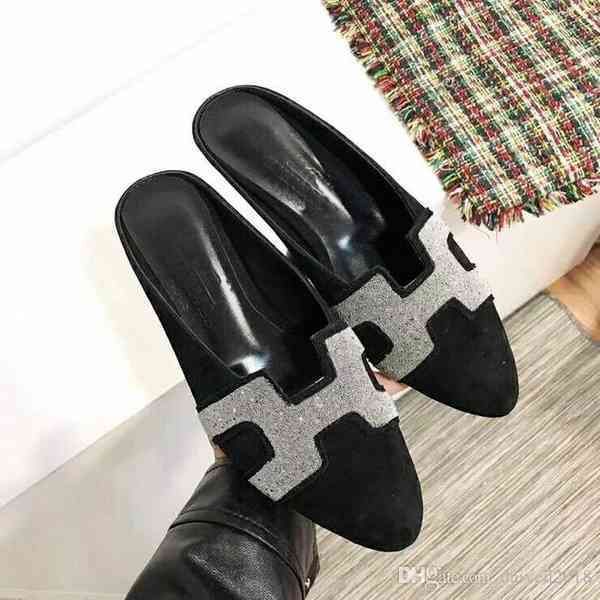 2021 euro luxury slide summer fashion wide flat slippery sandals slipper leather braiding style women flip flops zlh, Black
2021 euro luxury slide summer fashion wide flat slippery sandals slipper leather braiding style women flip flops zlh, Black