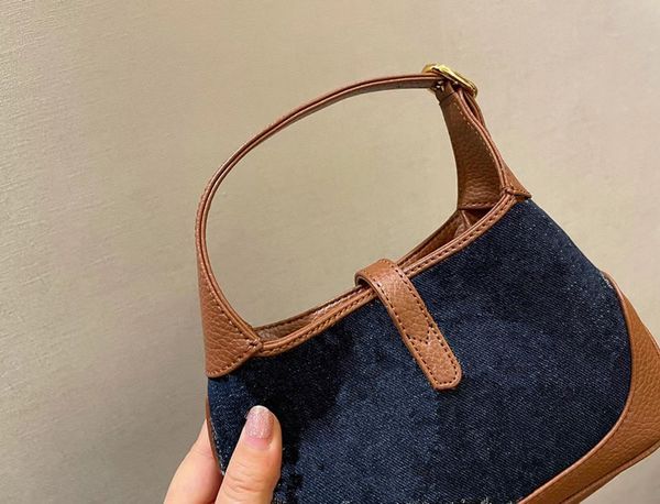 handbag designer handbags hand bag woman bags leather nylon letter print acrylic lock cross body totes
handbag designer handbags hand bag woman bags leather nylon letter print acrylic lock cross body totes