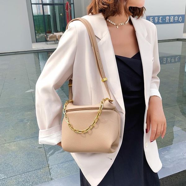 evening bags fashion chain clouds armpit shoulder for women 2021 pu leather female bag travel women's designer handbag
evening bags fashion chain clouds armpit shoulder for women 2021 pu leather female bag travel women's designer handbag