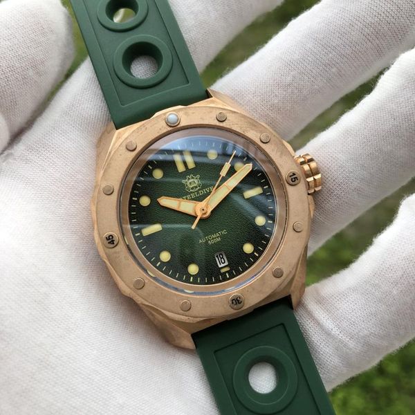 wristwatches steeldive 500m diver mechanical automatic nh35 men watch bronze cusn8 bezel sapphire glass, Slivery;brown
wristwatches steeldive 500m diver mechanical automatic nh35 men watch bronze cusn8 bezel sapphire glass, Slivery;brown