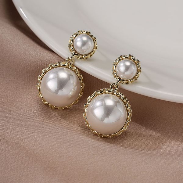 70% off luxury jewelry s925 silver needle personality trend women's net red same earrings new half pearl earrings, Golden;silver
70% off luxury jewelry s925 silver needle personality trend women's net red same earrings new half pearl earrings, Golden;silver