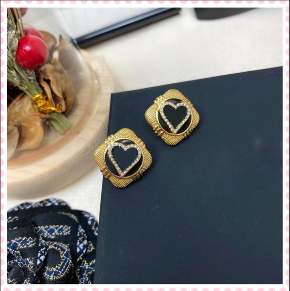 21ss designers earrings brand classic letters ear studs gold tone earring for women men wedding luxurys jewelry accessories gift 21031504dq, Golden;silver
21ss designers earrings brand classic letters ear studs gold tone earring for women men wedding luxurys jewelry accessories gift 21031504dq, Golden;silver
