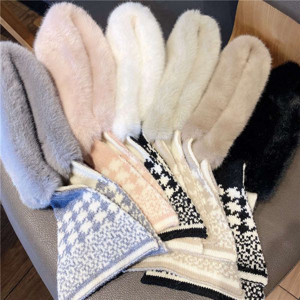 scarf fashion version of plush knitted neck in autumn and winter warm plush splicing cross protection sells well, Blue;gray
scarf fashion version of plush knitted neck in autumn and winter warm plush splicing cross protection sells well, Blue;gray