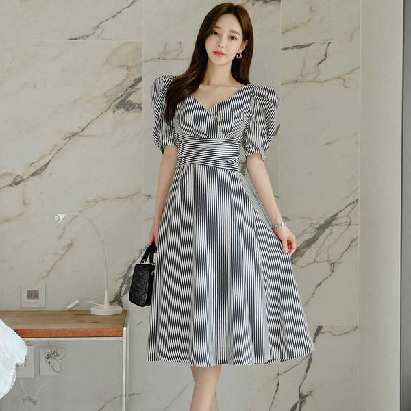 summer korean version of the v-neck lace-up waist striped dres 210603, Black;gray
summer korean version of the v-neck lace-up waist striped dres 210603, Black;gray