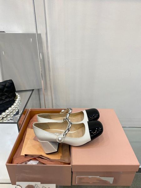 dress shoes single brand designer women's heel shoes, princess girl style mary jane. retro and fashionable, Black
dress shoes single brand designer women's heel shoes, princess girl style mary jane. retro and fashionable, Black
