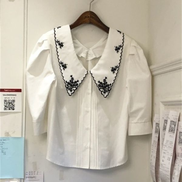 korean retro flower embroidery pullover blouse peter pan collar puff short sleeve solid blusas elegant patch shirt 210429, White;black
korean retro flower embroidery pullover blouse peter pan collar puff short sleeve solid blusas elegant patch shirt 210429, White;black