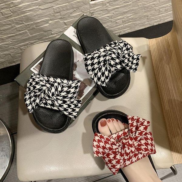 hong kong style bow outside wear slippers women 2021 summer fashion holiday shoes flat bottom students word sandals, Black
hong kong style bow outside wear slippers women 2021 summer fashion holiday shoes flat bottom students word sandals, Black