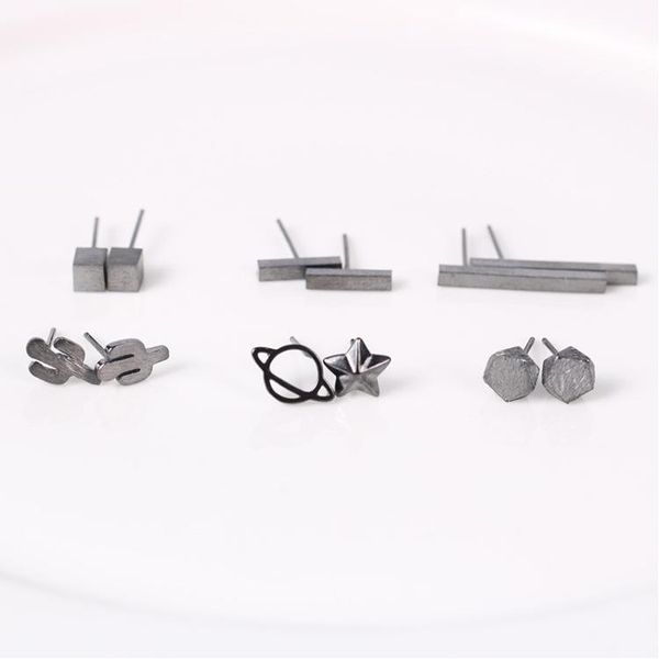 sterling silver pin multi style simple and exquisite hollow out geometry earrings, year's gift stud, Golden;silver
sterling silver pin multi style simple and exquisite hollow out geometry earrings, year's gift stud, Golden;silver