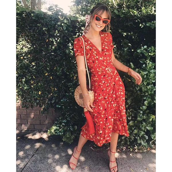party dresses high-quality silk dress women's summer offensive v-neck short-sleeved wrap skirt and calf mid-length 2021, White;black
party dresses high-quality silk dress women's summer offensive v-neck short-sleeved wrap skirt and calf mid-length 2021, White;black