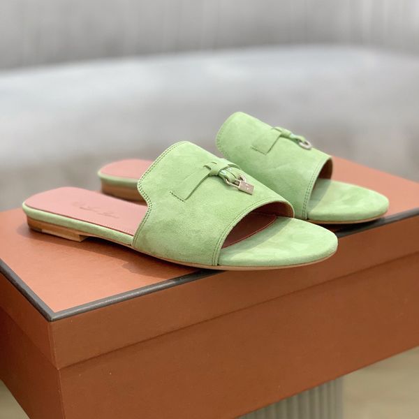 2021 female fashion designer summer flat slippers add simple and atmospheric love style size 35-42, Black
2021 female fashion designer summer flat slippers add simple and atmospheric love style size 35-42, Black