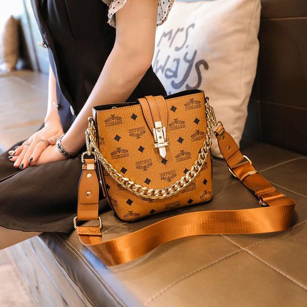 shoulder bags cow leather bucket bag for women large capacity messenger chain totes ladies fashionable purse and handbag
shoulder bags cow leather bucket bag for women large capacity messenger chain totes ladies fashionable purse and handbag