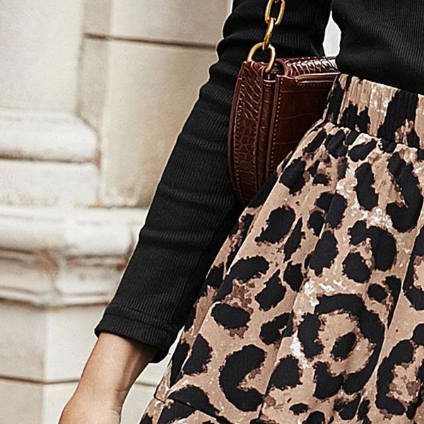 40 vintage leopard print drape womens skirt ruffles high waist elastic band mini leisure retro bud short jupe femme, Black
40 vintage leopard print drape womens skirt ruffles high waist elastic band mini leisure retro bud short jupe femme, Black