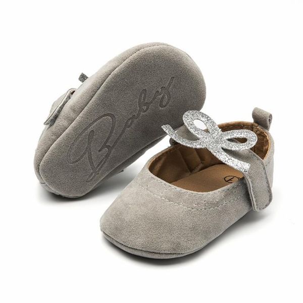 born infant kid baby girl butterfly princess shoes with fashion first walkers 0-18m .
born infant kid baby girl butterfly princess shoes with fashion first walkers 0-18m .