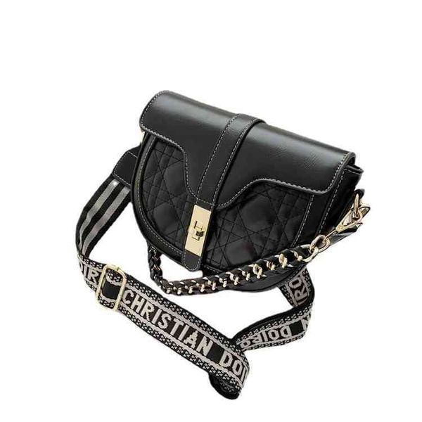 2022 latest models handbag wholesale women's single shoulder small fragrant wind ling lattice embroidered thread texture wide belt, Black;red
2022 latest models handbag wholesale women's single shoulder small fragrant wind ling lattice embroidered thread texture wide belt, Black;red