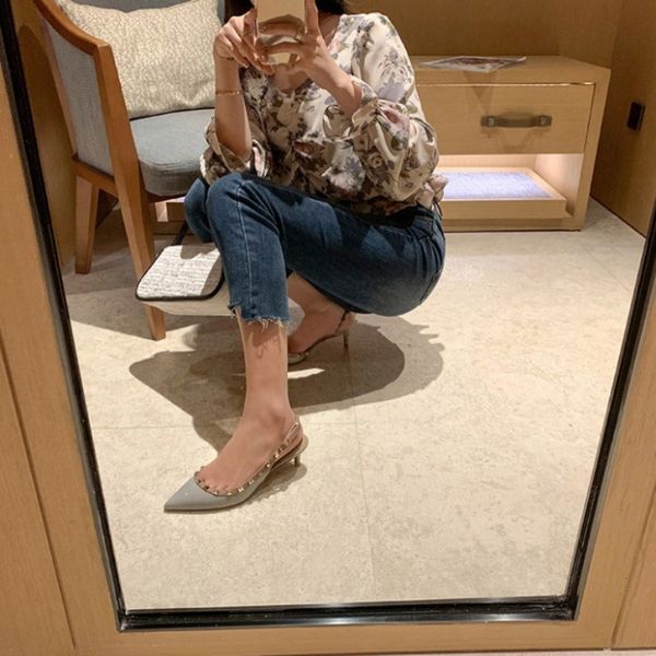 luxury dress shoes v family rivet high s 2021 flat button middle liuding summer fairy style pointed thin heel sandals, Black
luxury dress shoes v family rivet high s 2021 flat button middle liuding summer fairy style pointed thin heel sandals, Black