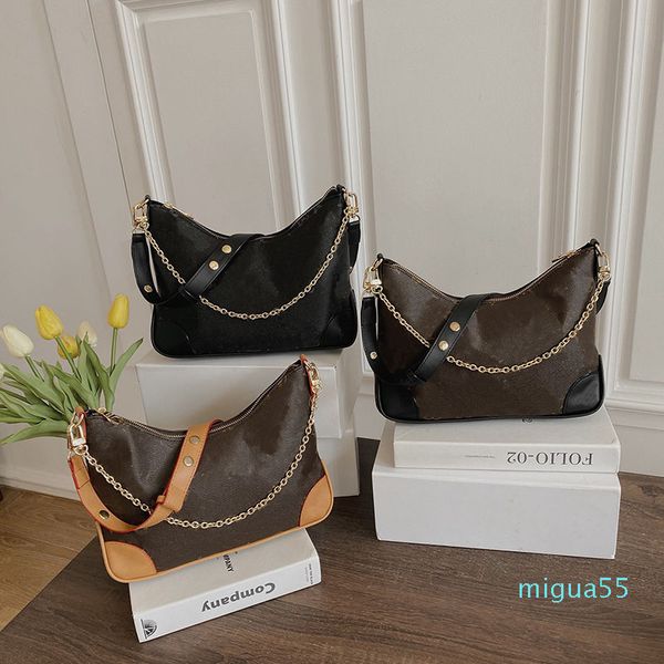 shoulder bag in is made of high-end materials with comfortable hand feel and three colors
shoulder bag in is made of high-end materials with comfortable hand feel and three colors