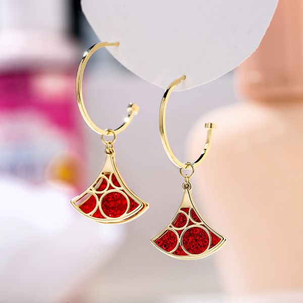 2021 fashion skirt earrings 925 sier needle geometric sector fashion temperament shining simple, Golden
2021 fashion skirt earrings 925 sier needle geometric sector fashion temperament shining simple, Golden